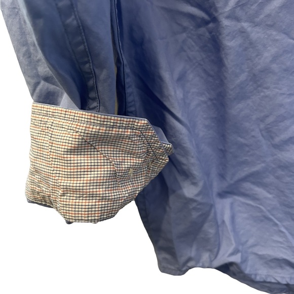 Robert Graham Button Up with Multi Colored Graphic Accent - Picture 4 of 6